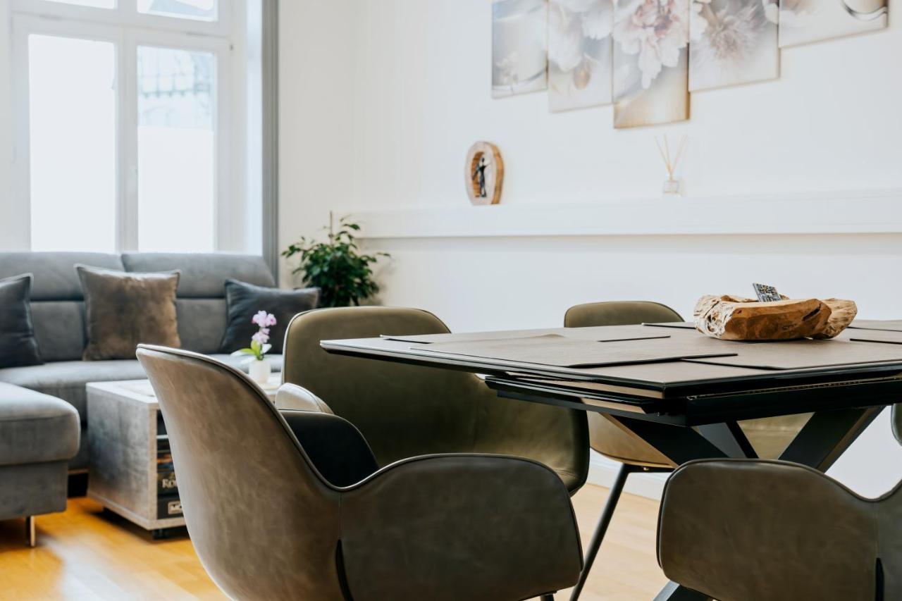 Blissplace 3 Zi Premium Apartment Nahe Getec Arena Mit Kingsize Betten Und Balkon Magdeburg Eksteriør billede